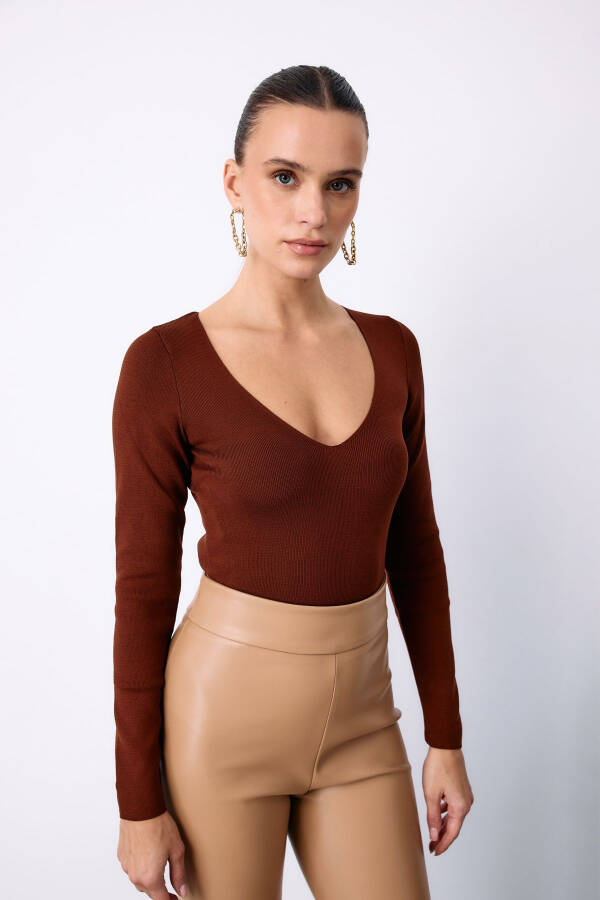 V Neck Knit Crop Top - Coffee - 1