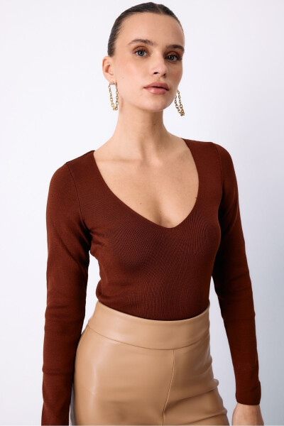 V Neck Knit Crop Top - Coffee - 4