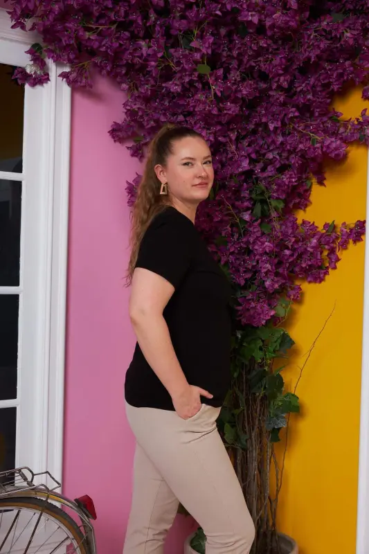 V-Neck Plus Size Black T-Shirt - 2