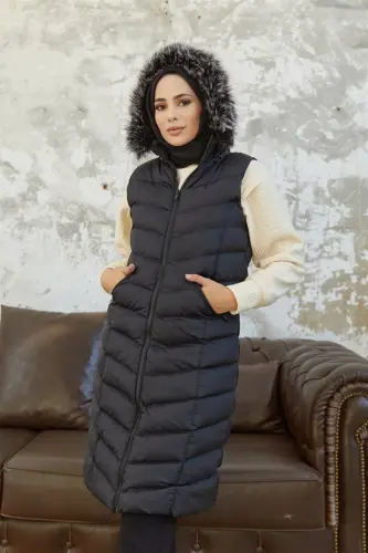 V-Neck Puffer Vest - Black - 6