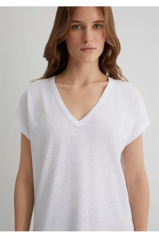 V-neck regular fit 100% cotton basic t-shirt - 4