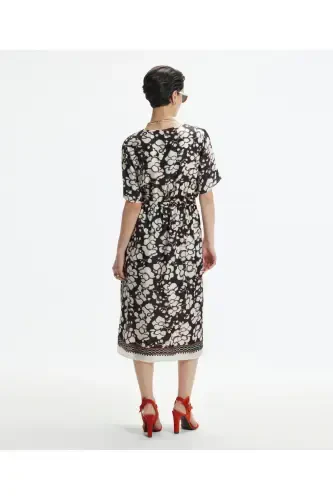 V-Neck Short Sleeve Midi Dress - 3