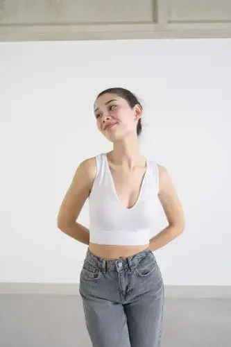 V Neck Thick Strap Seamless Crop A0131-dk8-White - 3