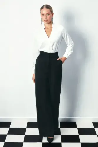 V shaklidagi chiziqli yaltiroq bluzka - EKRU - 1