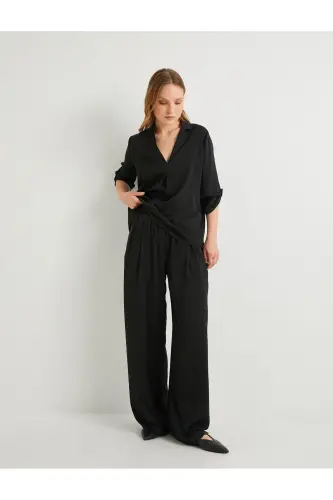 V Yaka Bluz Katlamali Kollu Regular Fit-Siyah - 2