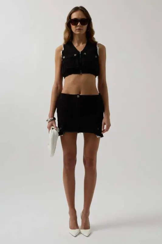 V Neck Buttoned Crop Vest - 2