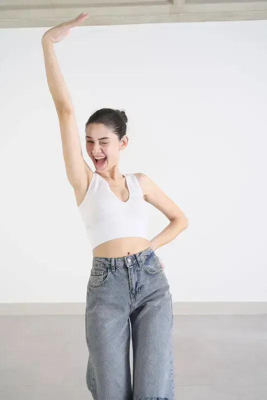 V Yaka Kalın Askılı Seamless Crop A0131-dk8-Beyaz - 2