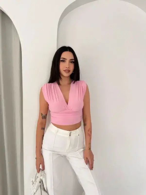 Vatkalı Kolsuz V Yaka Drapeli Crop Bluz Likralı Fit - Pembe - 2