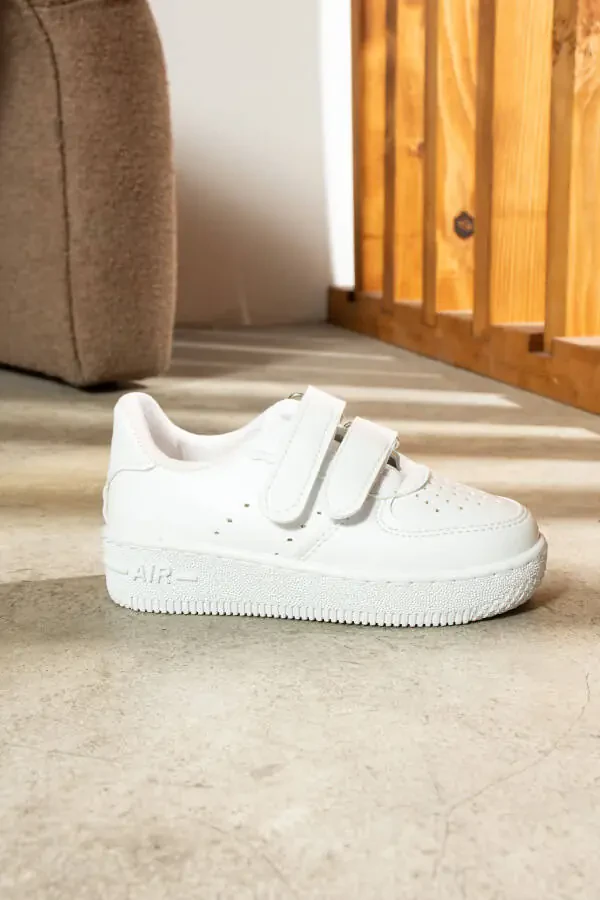 Velcro Baby White Baby Sports Shoes - 7