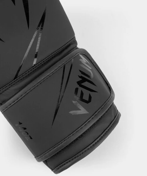 Venum Classic Boxing Gloves - Unisex - Black - 16 oz - 4