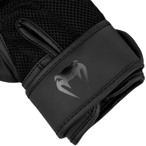 Venum Classic Kids Boxing Gloves - Black/Black - 8 oz - Unisex - For bag and sparring training - 6