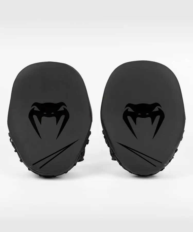 Venum Classic Curved Punching Mitts for Boxing, MMA Muay Thai Boxing Pads for Training, Punch Focus Mitts, Hand Pads Sparring Gear, Strike Shield - Black - Unisex - 1