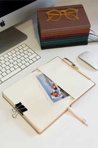 Venzi Hardcover Elastic Band Undated Thick Leaf Dotted Notebook 15x21 Cm (a5) Copper-Copper - VICTORIA'S JOURNALS (1)