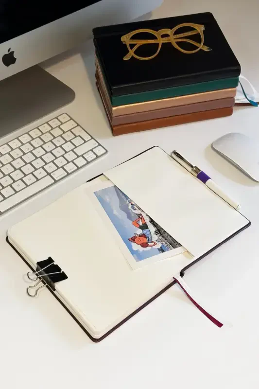 Venzi Hardcover Elastic Band Undated Thick Leaf Dotted Notebook 15x21 Cm (a5) Wine-Wine - 2