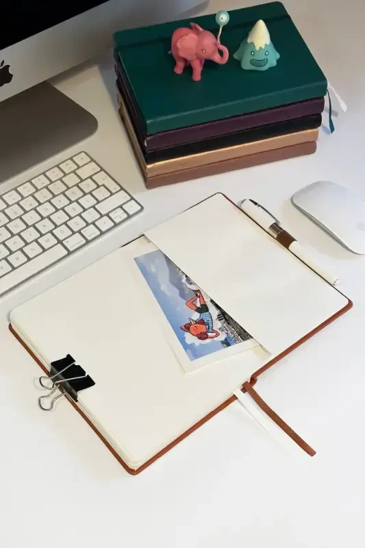 Venzi Hardcover Elastic Non-Dated Thick Leaf Dotted Notebook 15x21 Cm (a5) Coffee-Coffee - 2