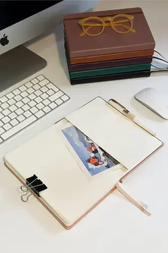 Venzi Qattiq Muqovali Rezinali Sanasiz Qalin Bargli Nuqtali Daftar 15x21 Sm (a5) Mis-Mis - VICTORIA'S JOURNALS (1)