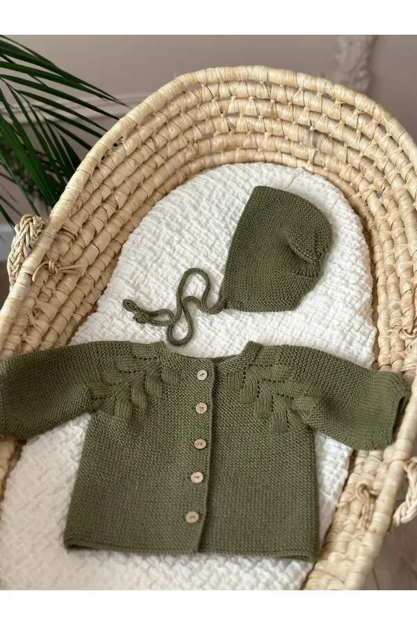 Вязаный ажурный детский кардиган и шапочка - ручной вязки - 4