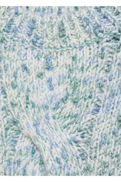 Вязаный свитер двух цветов - 5