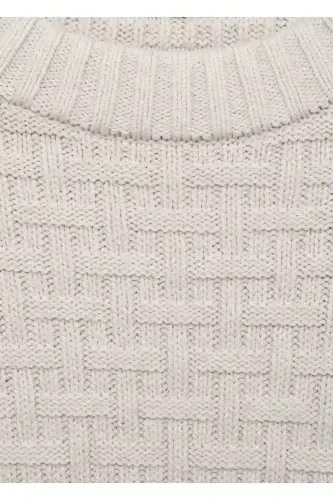 Вязаный свитер крупной вязки - 1