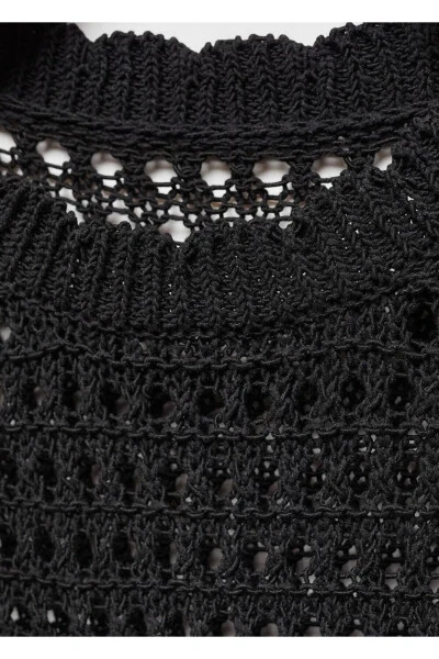 Вязаный свитер с ажурными деталями - 5