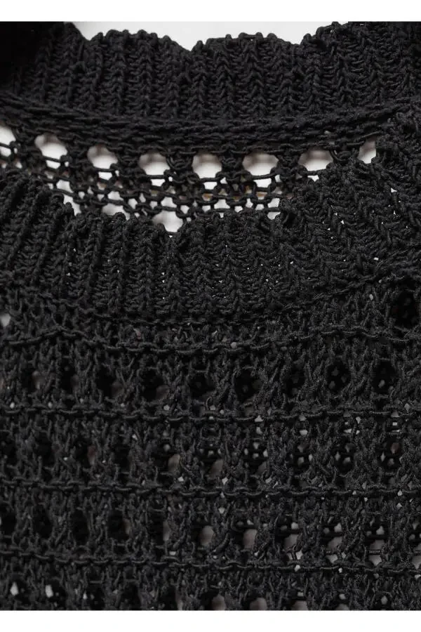 Вязаный свитер с ажурными деталями - 5