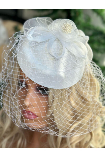 Vintage Tasarım Gelin Nikah Uzun Tül Duvaklı İncili Çiçekli Şapka Saç Aksesuarı Kep Toka Beyaz - 4