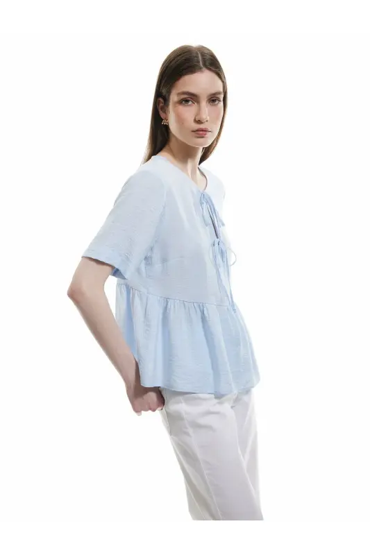 Viskon Kısa Kollu Fiyonk Detaylı Yuvarlak Yaka Peplum Bluz - Mavi - 1