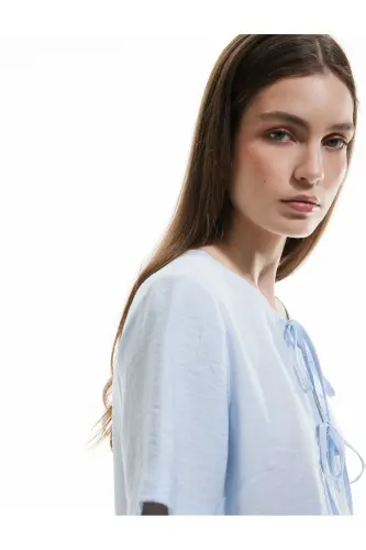 Viskon Kısa Kollu Fiyonk Detaylı Yuvarlak Yaka Peplum Bluz - Mavi - 3