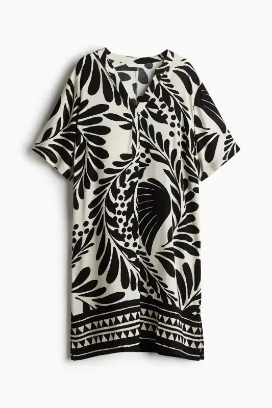 Вискозное платье-туника с черно-белым узором - 4
