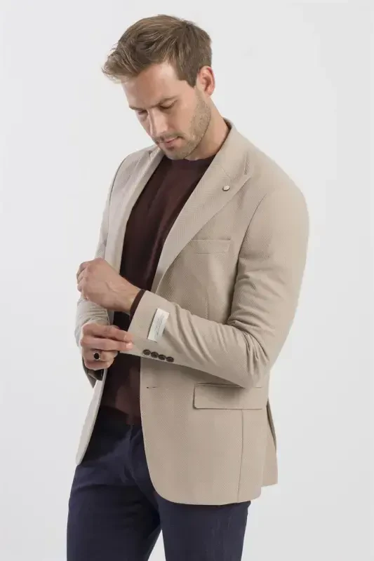 Vizon Slim Fit naqshli oʻtkir yoqali palto - 3