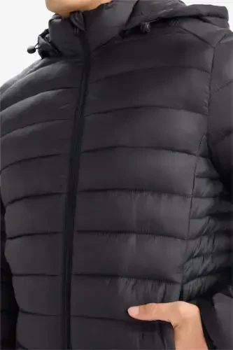 Водоотталкивающий облегченный пуховик Slim Fit узкого кроя с капюшоном на молнии с карманами демисезонный Черный - 4