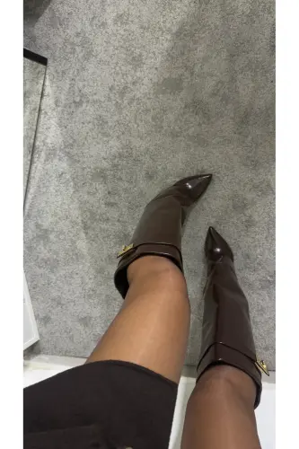 Volante Tozluk Detaylı Kahverengi Rugan Kadın Topuklu Çizme-Kahverengi Rugan - 6