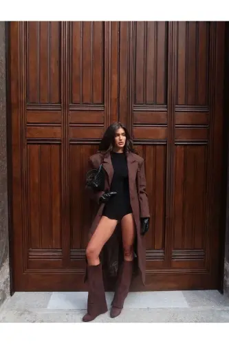 Volante Tozluk Detaylı Kahverengi Süet Kadın Topuklu Çizme-KahverengiSüet - 5