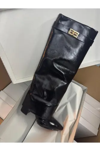 Volante Tozluk Detaylı Siyah Rugan Kadın Topuklu Çizme-Siyah RUGAN - MYVOLANTE (1)