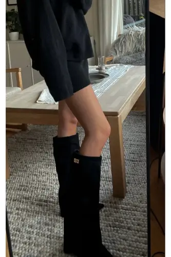 Volante Tozluk Detaylı Siyah Süet Kadın Topuklu Çizme-SiyahSüet - 3