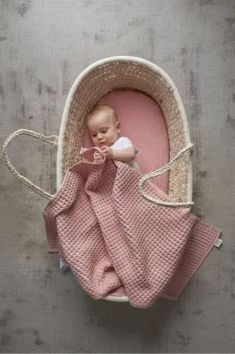 Waffle Bebek Battaniyesi %100 Pamuk - 75x80 Cm - Kundak , Havlu Ve Çok Amaçlı Kullanım - Pudra-Pudra 