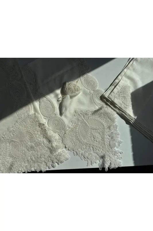 Water Drop Ecru 12-Person 26-Piece French Lace Dowry Dinner Tablecloth Set Runner Set - 5