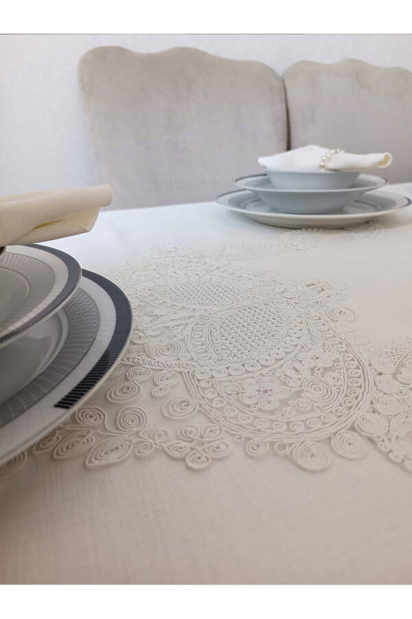 Water Drop Ecru 12-Person 26-Piece French Lace Dowry Dinner Tablecloth Set Runner Set - 10