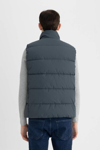 Water Repellent Slim Fit Puffer Vest - 7