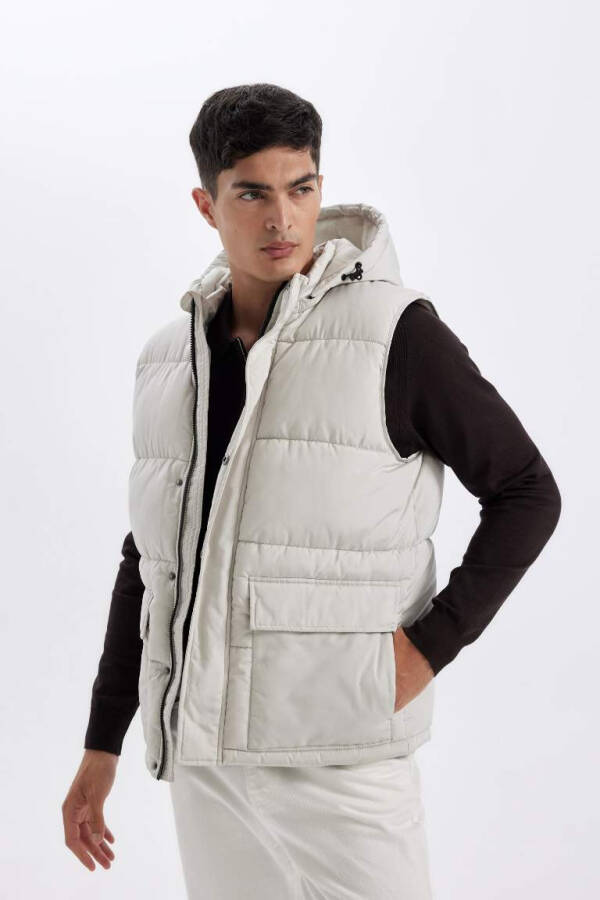 Water-Resistant Lightweight Puffer Vest with Detachable Hood, Zipper Pockets, Season: Spring - 1