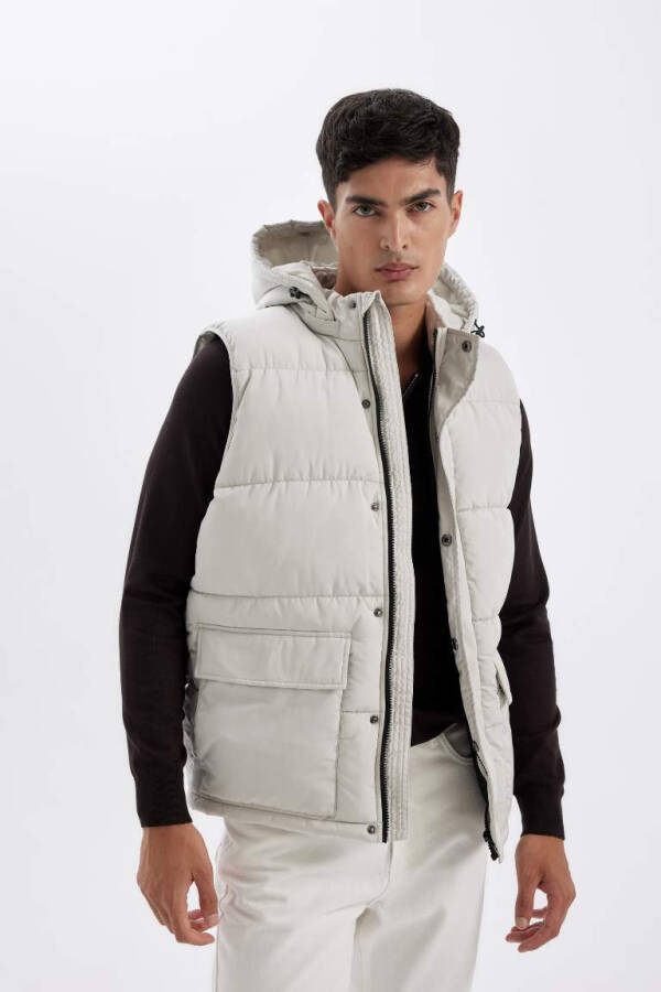 Water-Resistant Lightweight Puffer Vest with Detachable Hood, Zipper Pockets, Season: Spring - 3