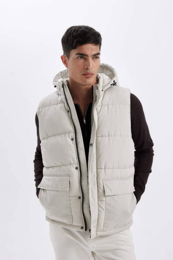 Water-Resistant Lightweight Puffer Vest with Detachable Hood, Zipper Pockets, Season: Spring - 4