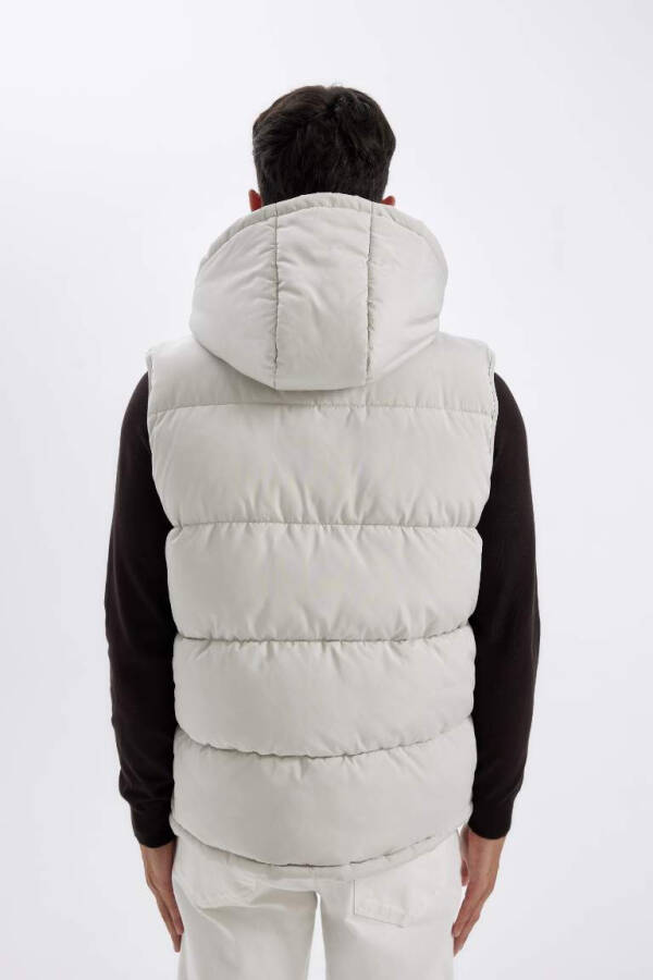 Water-Resistant Lightweight Puffer Vest with Detachable Hood, Zipper Pockets, Season: Spring - 8