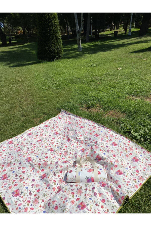 Waterproof Blanket for Beach Picnic Camping 140x170cm Floral Pattern - 6