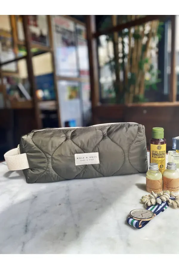 Waterproof Hair Styling Bag and Organizer - 14