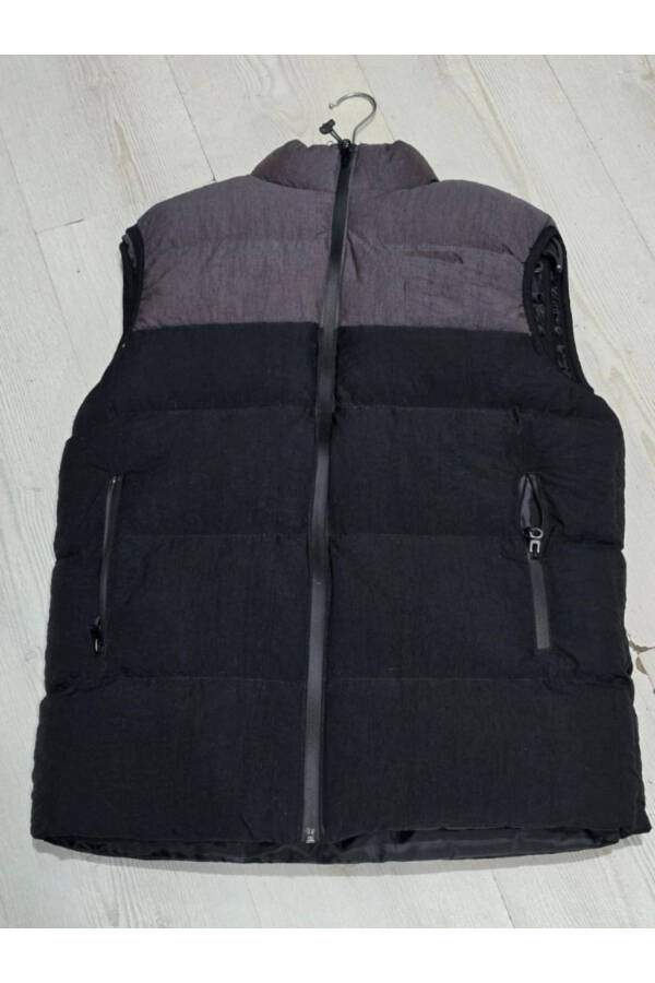 Waterproof Men's Puffer Vest - 1