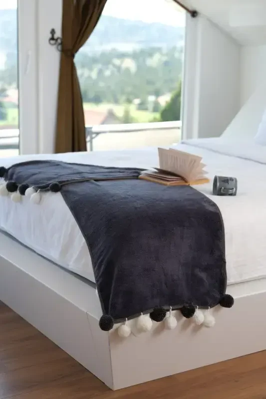 Wellsoft Pompon Scarf /shawl/etol / Bed Runner-anthracite - 1