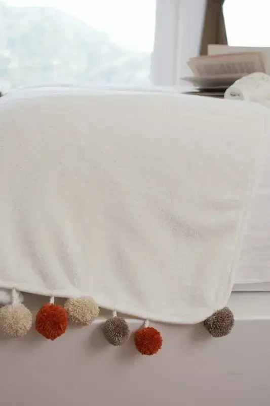 Wellsoft Pompon Scarf /shawl/etole/bed Runner-white - 3