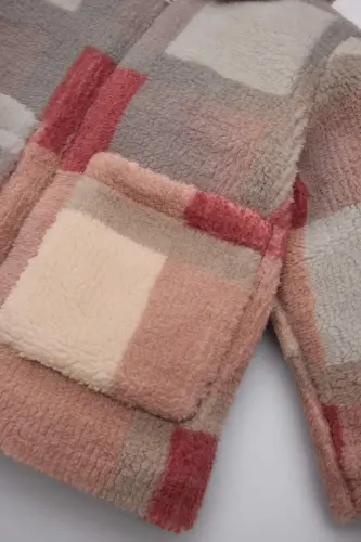 Welsoft plyushli kardigan, kvadrat shaklli naqsh, fermuarlı yoqa. - 3
