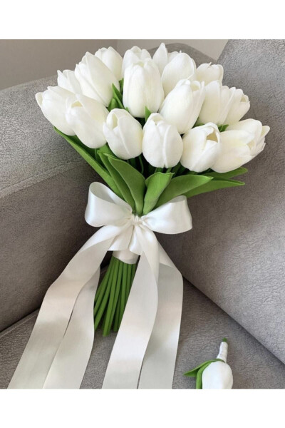 Wet Tulip Bouquet with Collar Flower Included - 4